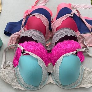 Lot Victorias Secret 34DD bras